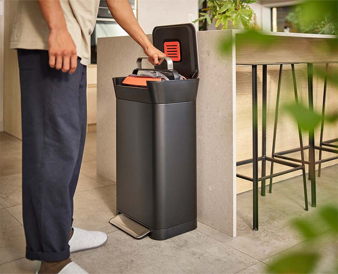 Titan 30L Trash Compactor - 30144 - Image 2