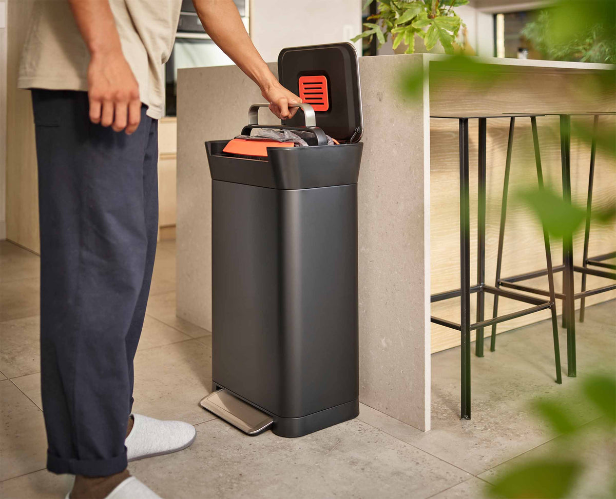 Titan 30L Trash Compactor - 30144 - Image 3