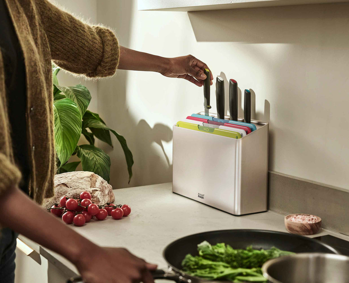 Folio™ Icon Plus 8-piece Knife &amp; Chopping Board Set - 60227 - Image 3