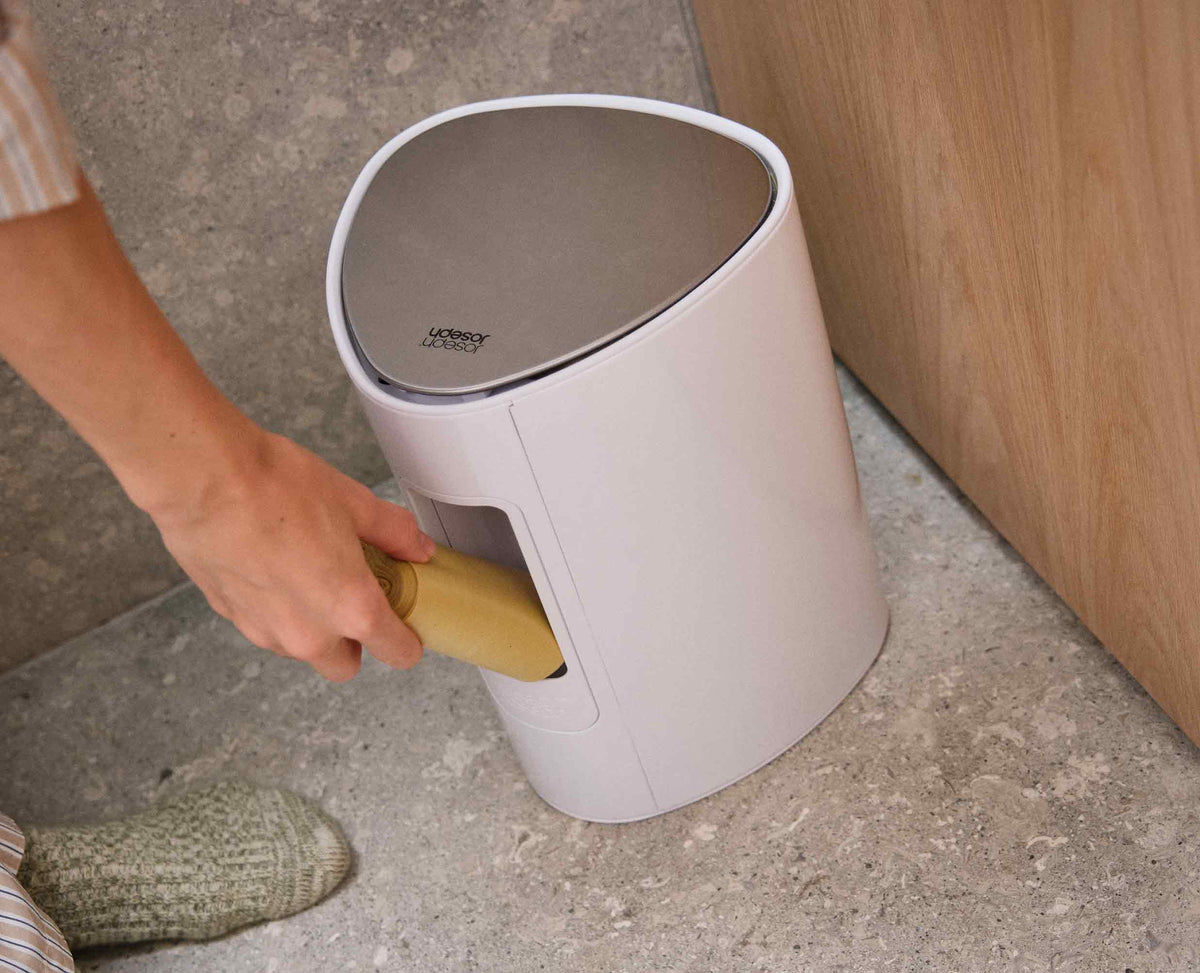 EasyStore™ 5L Gloss White Bathroom Bin Starter Set