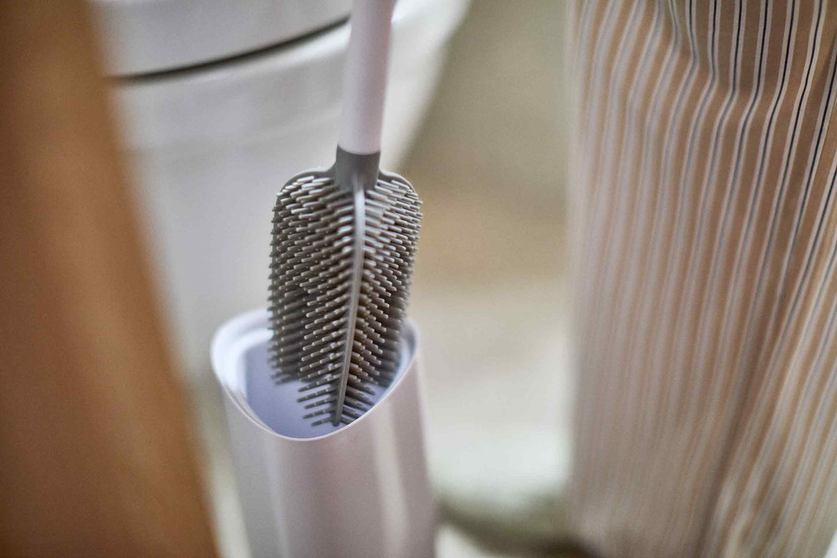 Flex™ 360 Pack of 2 Gloss White Toilet Brushes